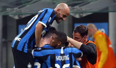 Inter gana y pisa los talones a  la Juventus