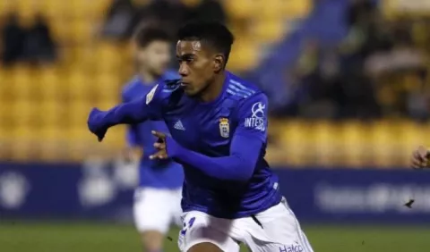 Real Oviedo  y Yoel Bárcenas sufren, pero  salvan la categoría
