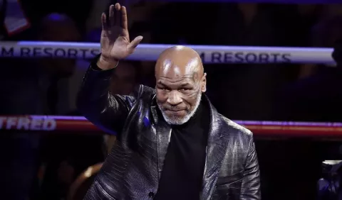 Mike Tyson pelerá ante  Roy Jones Jr. en su regreso al ring