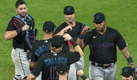 Marlins de la Florida con 17 casos positivos de COVID-19; sus partidos fueron aplazados