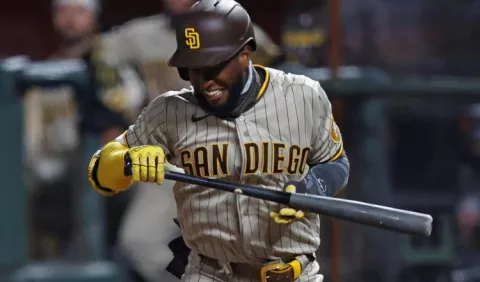 Comisionado de la MLB dice que no hay razón para renunciar al campeonato por ahora