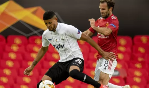 Panameño Andrés Andrade con buen juego, pese a derrota del Lask Linz ante Manchester United