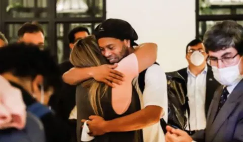 Ronaldinho saldrá en libertad en Paraguay