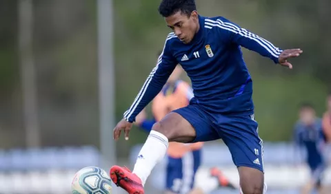 Real Oviedo quiere seguir con Yoel Bárcenas, pero...