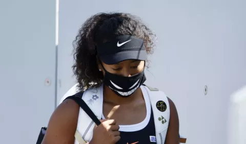Naomi Osaka negocia para jugar la final de Cincinnati