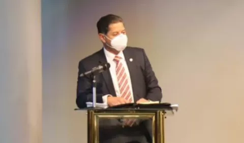 FCC insiste en medir fuerzas con el Gobierno por contrato 
