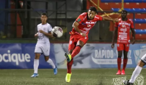 Jorman Aguilar tendrá nuevo técnico en San Carlos de Costa Rica