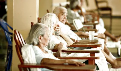 Abuelos podrán ser visitados