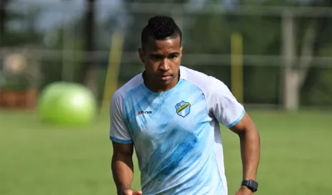'Gasper' Murillo y José Calderón defienden invicto de Comunicaciones en Guatemala