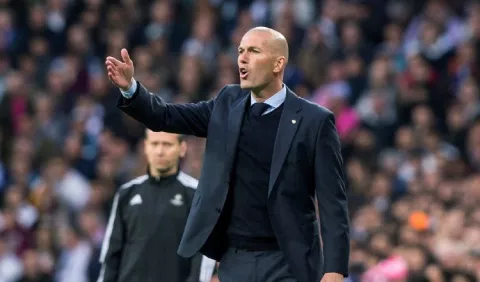 Zidane, tecnico del Real Madrid, con elogios para Pellegrini y Real Betis