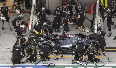 Valtteri Bottas amenaza con retrasar la cita de Hamilton con la historia