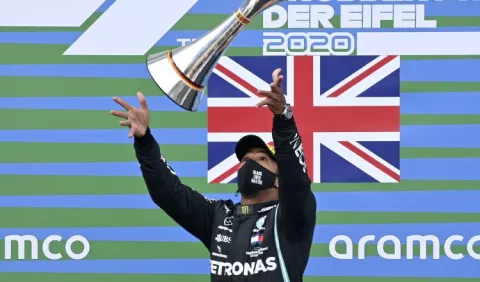 Lewis Hamilton elogia a 'Shumi'  al empatar su marca en la Fórmula Uno