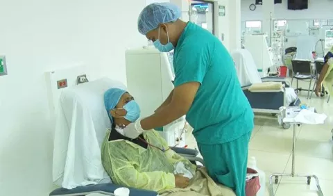 Siete de cada 10 personas con cáncer van tarde al médico