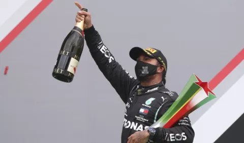 Hamilton sobre tumbar récord de Schumacher: 'Me va a llevar algo de tiempo asimilarlo'
