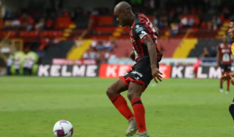 Alajuelense, de Adolfo Machado, contra Saprissa en el clásico de Costa Rica