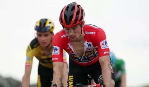 Primoz Roglic supera  una etapa difícil en la Vuelta a España