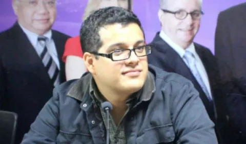 Piden a Fiscalía que ordene conducir a Mauricio Valenzuela