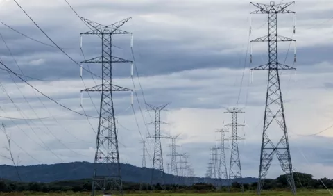 Gobierno busca mejorar la potencia eléctrica a usuarios  residenciales