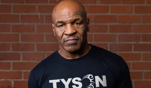 Mike Tyson contra Roy Jones en duelo  de exhibición 