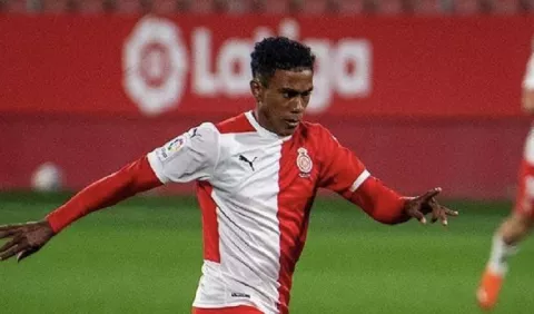 Yoel Bárcena fue titular en el triunfo del Girona sobre Mirandés