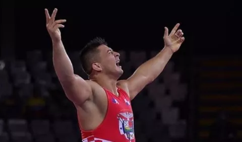 Alvis Almendra  se afina para  el Mundial de Lucha Olímpica en Serbia