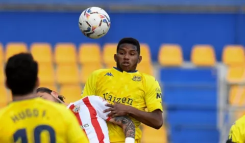 Fidel Escobar, otra vez titular, pero Alcorcón pierde