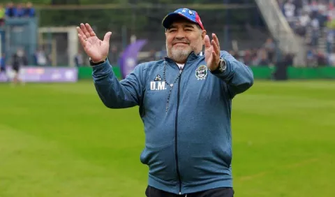 Maradona, Pelé, Messi y CR7 en el mejor equipo de la historia