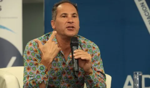 Omar Vizquel niega las acusaciones de violencia doméstica de su esposa Blanca