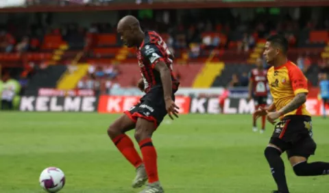 Adolfo Machado hace historia como panameño en Costa Rica