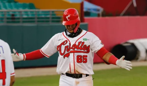 Miguel Amaya, como en casa con los Criollos de Caguas en Puerto Rico