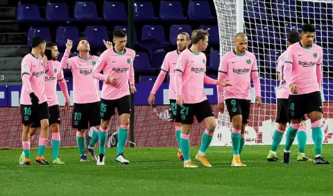 Barcelona festeja  goleada al Real Valladolid en la LaLiga de España
