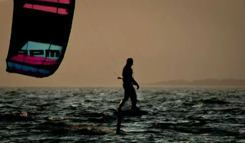 Kitesurf pide su espacio para regresar a la actividad deportiva