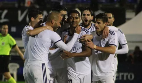 Irving Gudiño  pelea por su titularidad en Marbella FC de la Segunda B de España