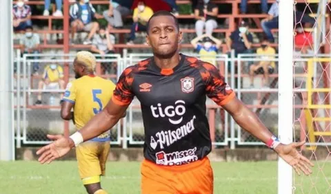 Águila y 'Yuyu' Muñoz  no pudieron con Alianza en la final salvadoreña