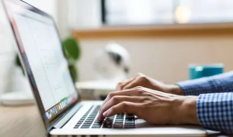Reglamentan uso de la factura electrónica