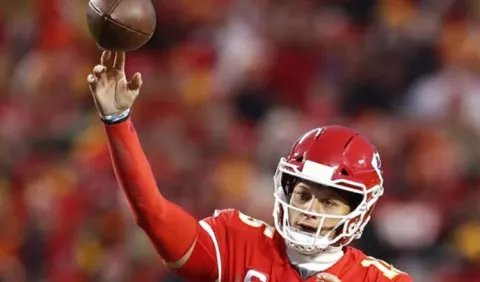 Tom Brady o Patrick Mahomes  en la final del Super Bowl . ¿A quién le vas?