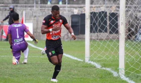 Nicolás 'Yuyu' Muñoz seguirá con Águila en El Salvador