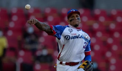 Johan Camargo y Águilas reciben homenajes por ganar en la Serie Caribe