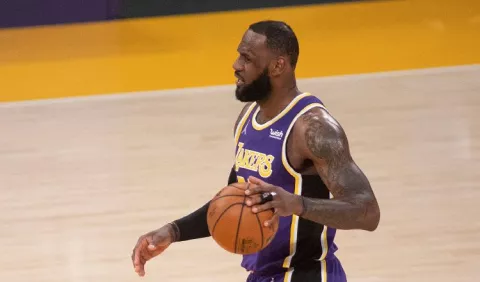  LeBron James, festeja a lo grande en la NBA