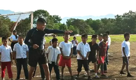 Corredor de la comarca Lemuel Jiménez sueña con participar en una maratón