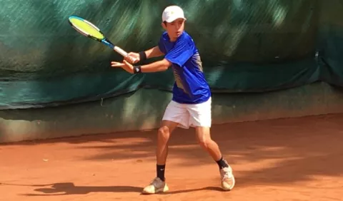 El panameño Chad Valdés Jr. afina su raqueta para torneos internacionales