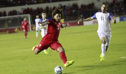 Román Torres: 'Por la selección voy hasta el final'