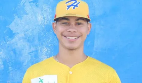 Herrerano  Abdiel Alonso hace historia en el béisbol juvenil