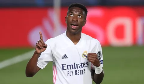 Vinicius del Real Madrid se encarga del Liverpool, Zidane lo  elogía