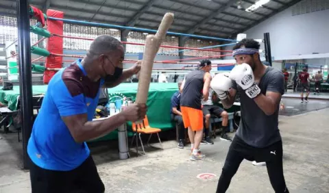 'Chemito' Moreno no baja la guardia en su preparación para enfrentar al mexicano Tostado