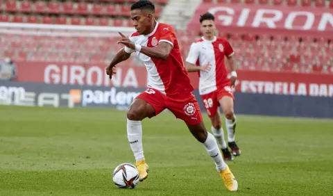  Yoel Bárcenas y Girona se meten  en zona 'playoff'