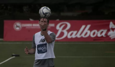 Thomas Christiansen guarda  distancia ante la prensa