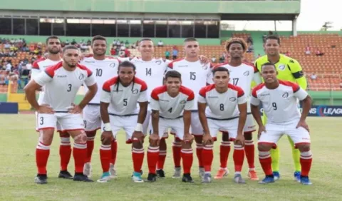 Jacques Passy,  técnico de los  dominicanos escoge sus fichas para enfrentar a Panamá