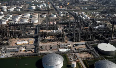 Pemex justifica  compra de refinería en Houston para la 'autosuficiencia'
