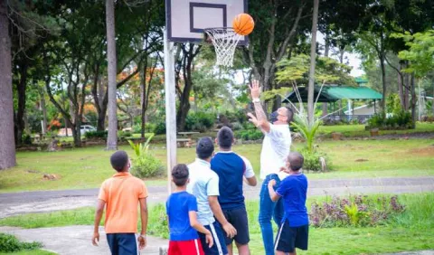 Blas Pérez dio ánimos a jóvenes en  la Ciudad del Niño en La Chorrera